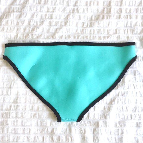 Triangl Swimwear Bikini Set - Picture 7 of 8